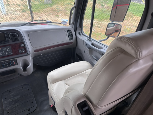 2018 Jayco Seneca 37FS - Image 6