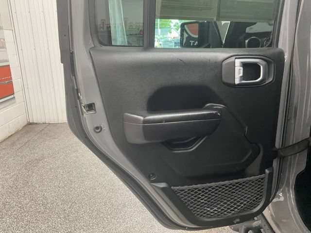 2021 Jeep Gladiator Crew Cab Rubicon 4WD - Image 29