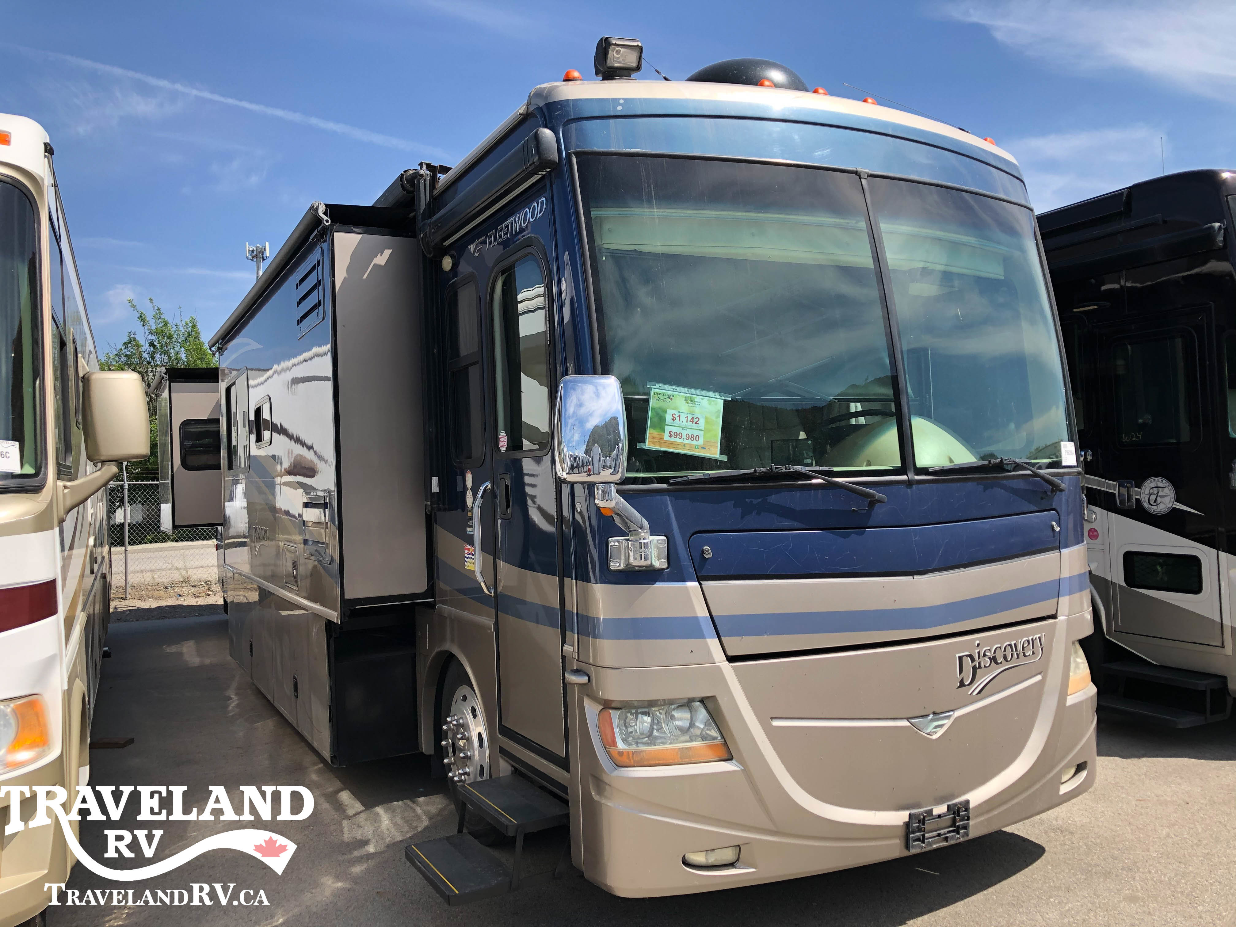 2007 Fleetwood Discovery 40X - Image 3