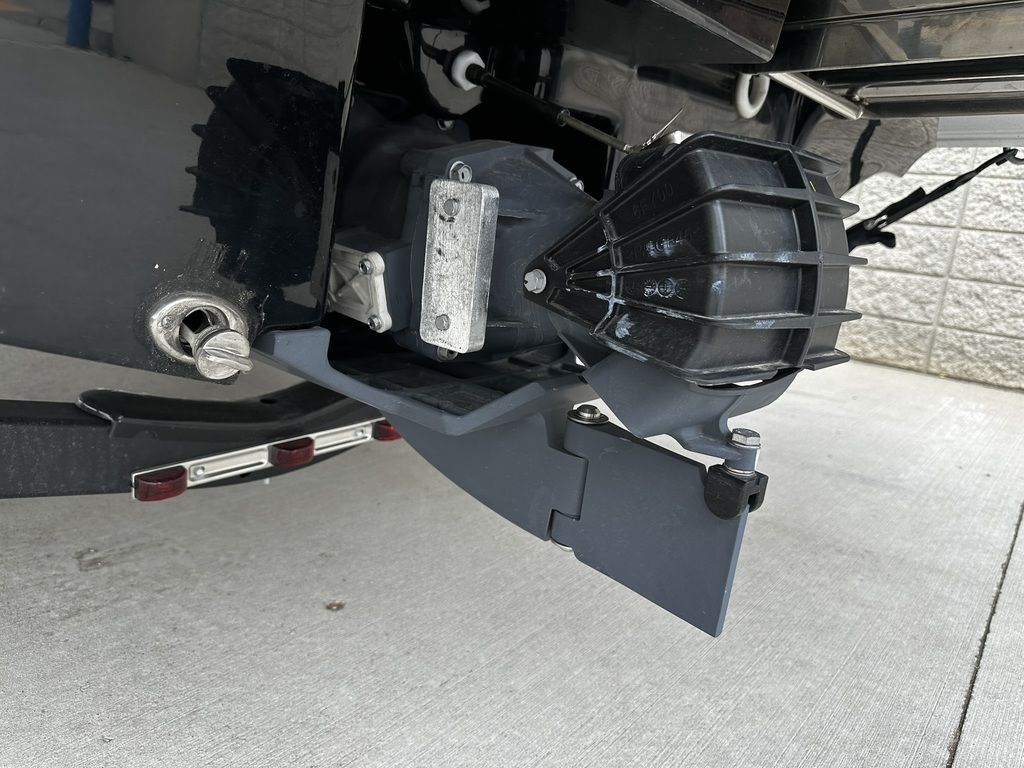 2025 Yamaha Boats AR195 - Image 5