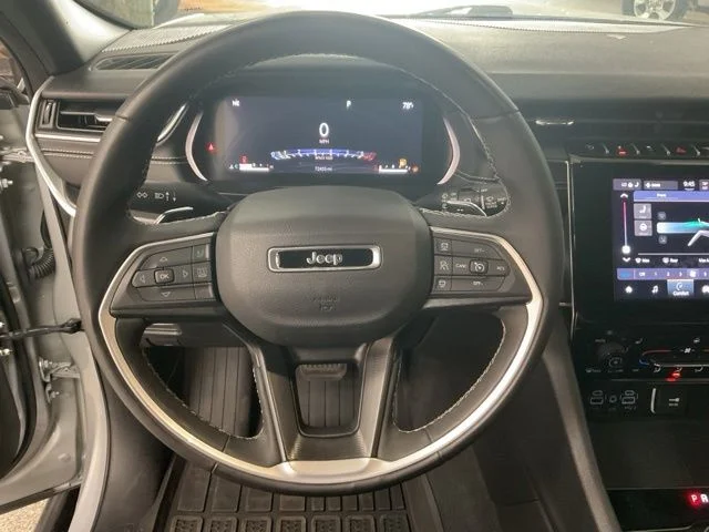 2023 Jeep Grand-Cherokee-L Laredo Altitude 4x4 - Image 14