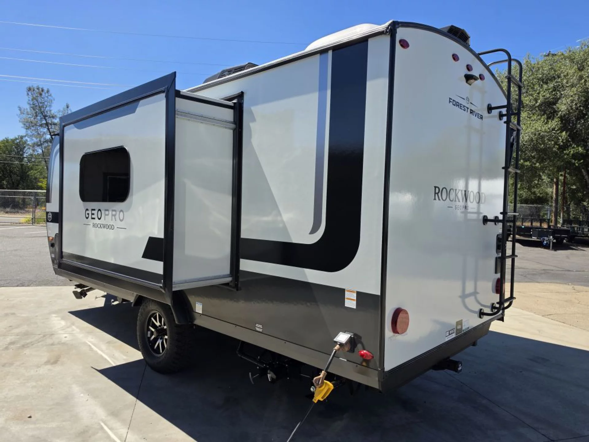2026 FOREST RIVER ROCKWOOD GEO PRO G20FBS - Image 3