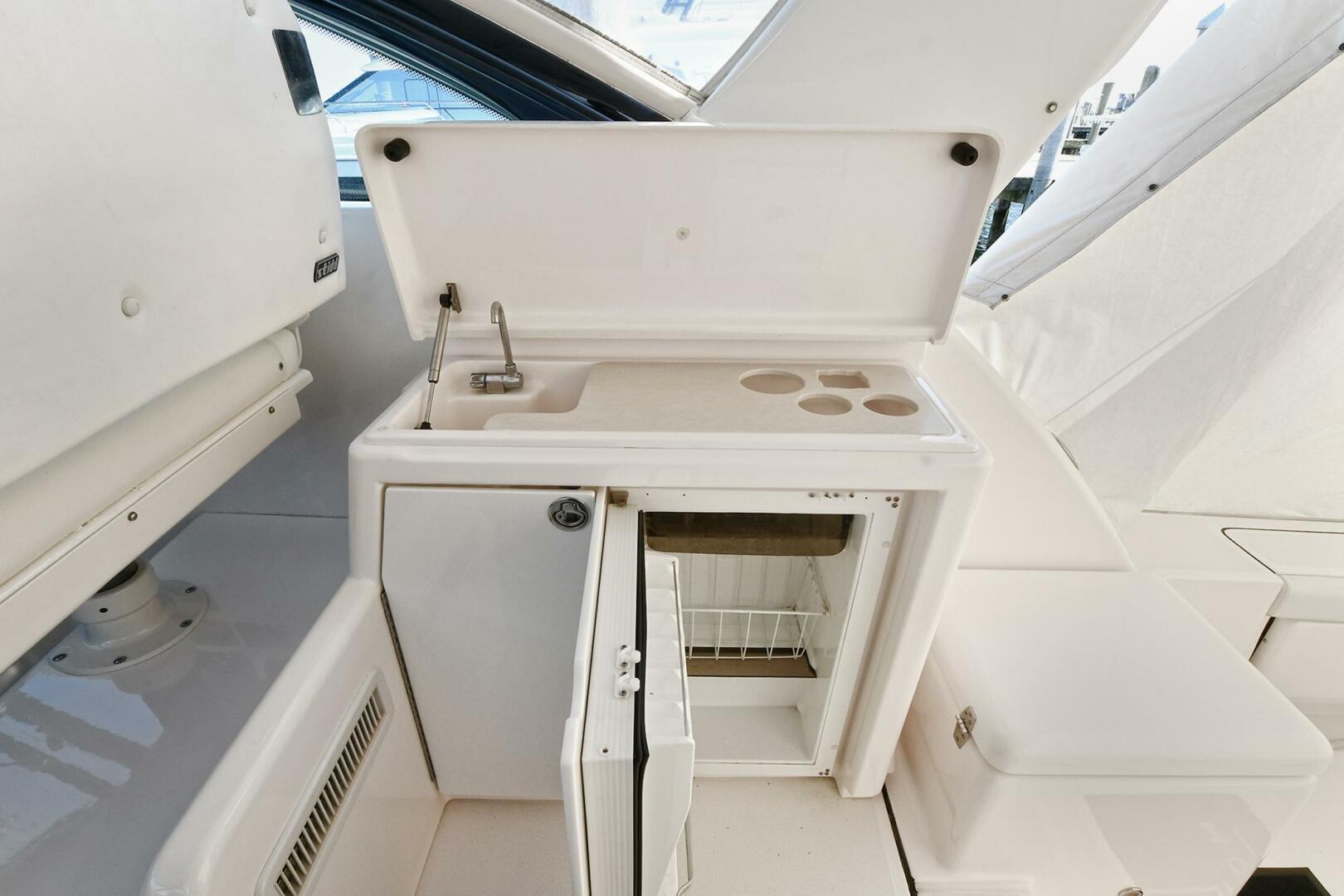 2008 Tiara Yachts 4200 Open - Image 19