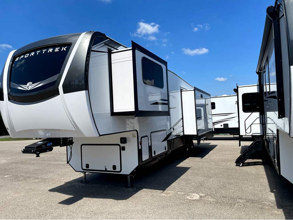 2027 VENTURE RV SPORTTREK 353VIK - Image 3