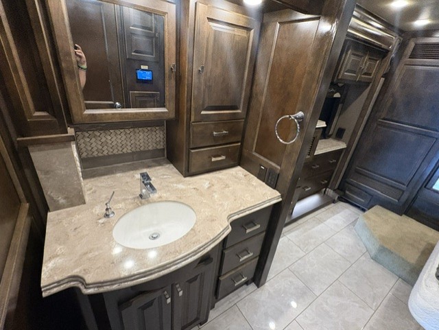 2018 TIFFIN PHAETON 36GH - Image 11