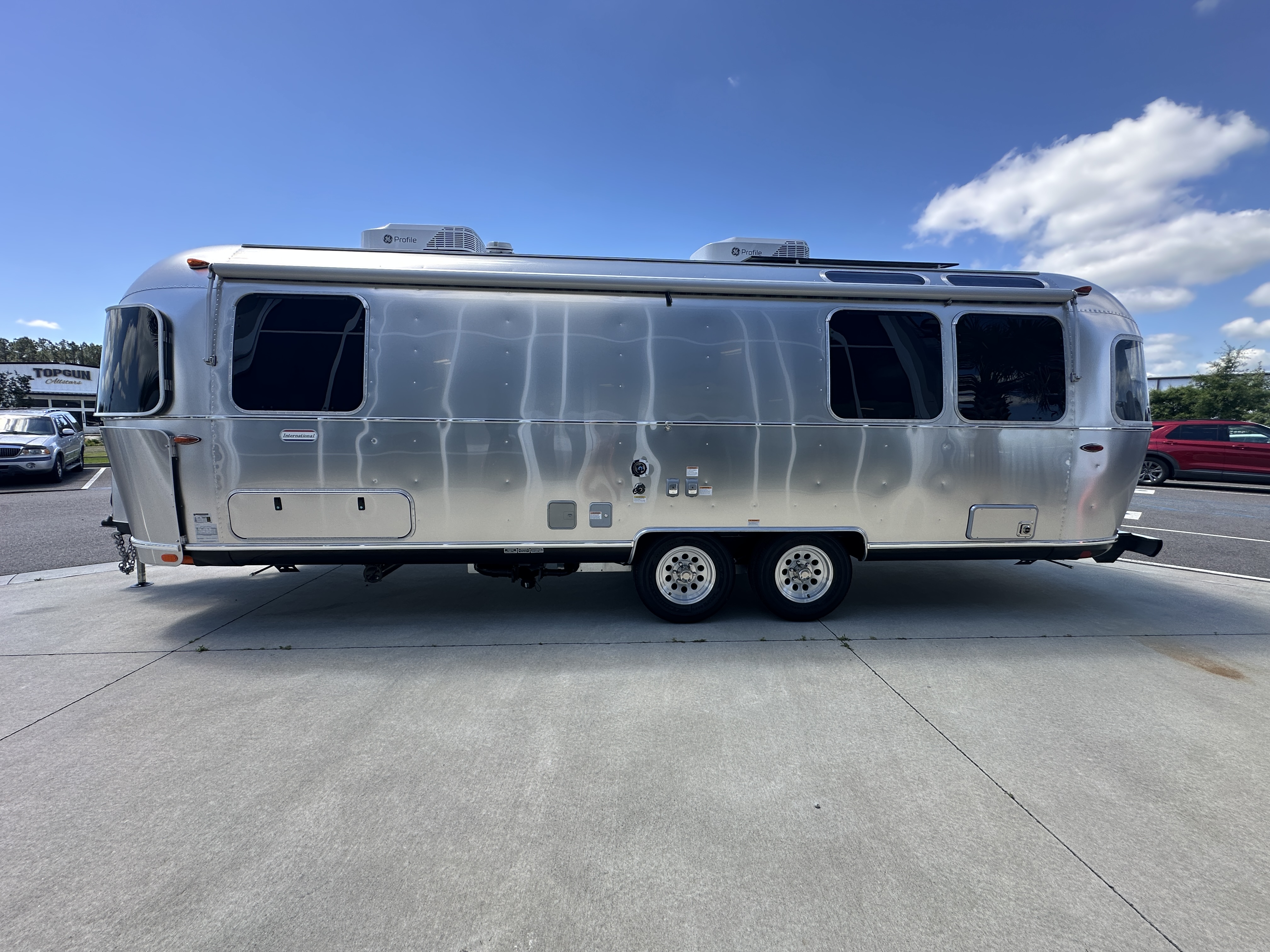 2026 Airstream International 27FB - Image 7