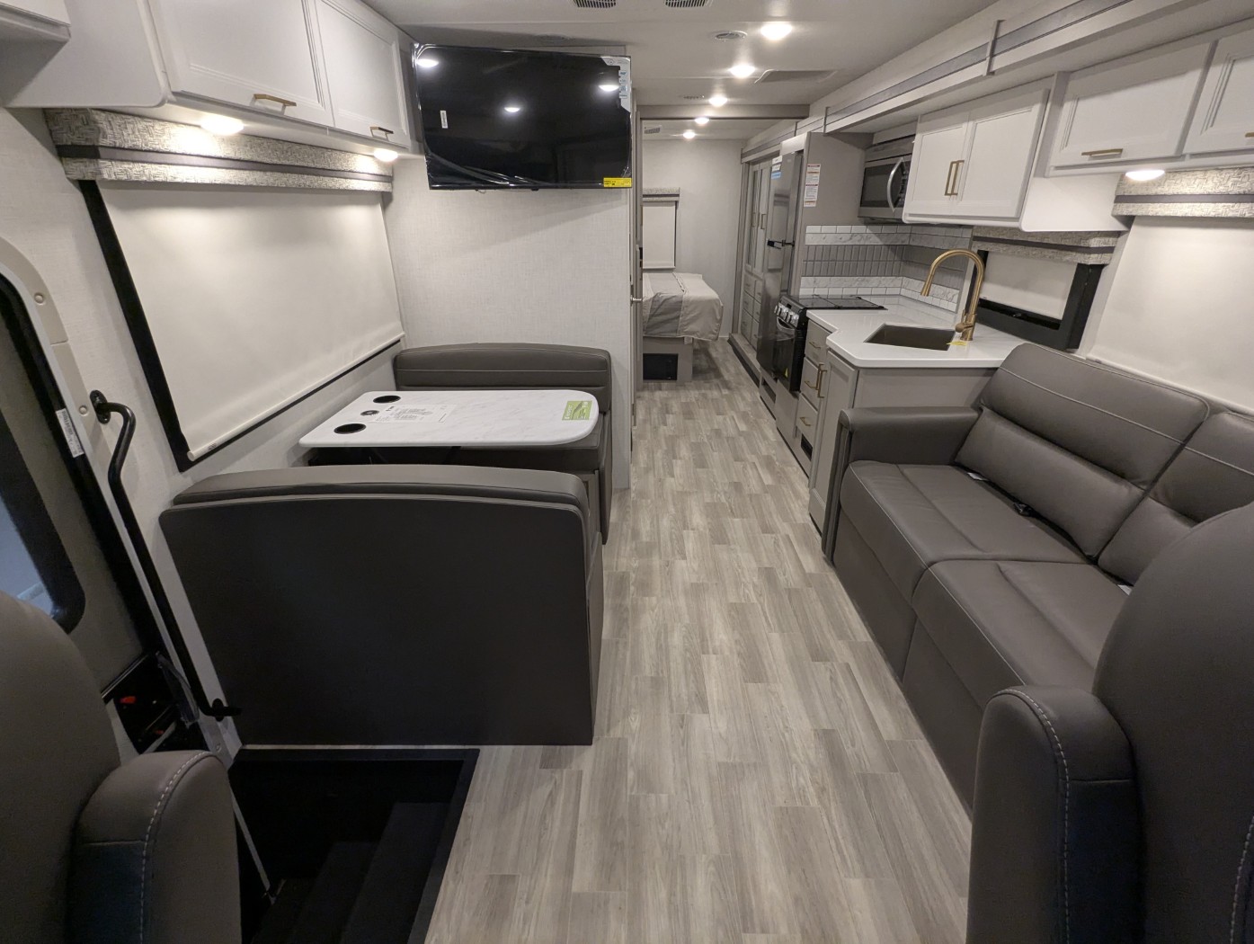 2026 Thor Motor Coach Windsport 29L - Image 11