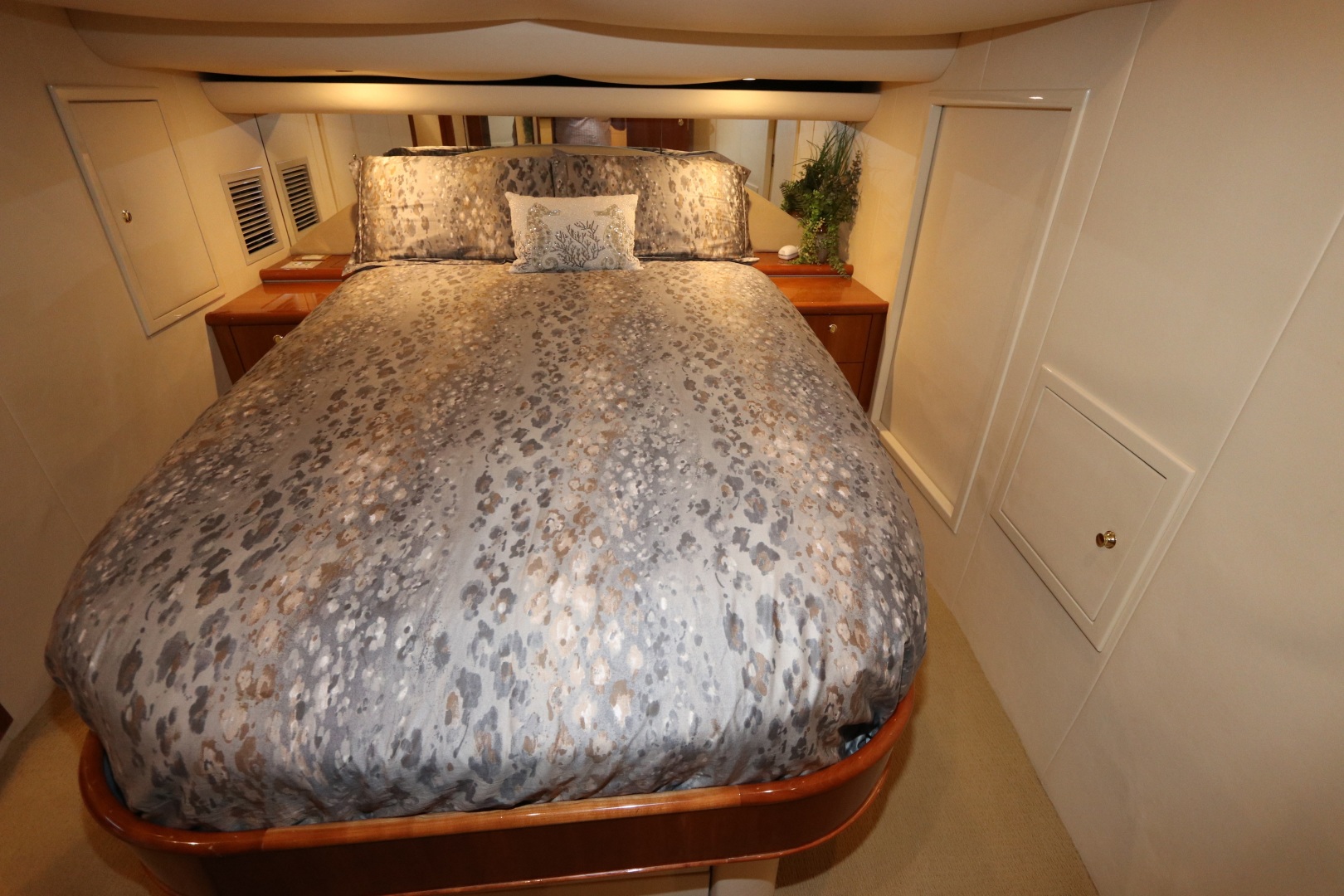 2005 Neptunus 56 Express - Image 33