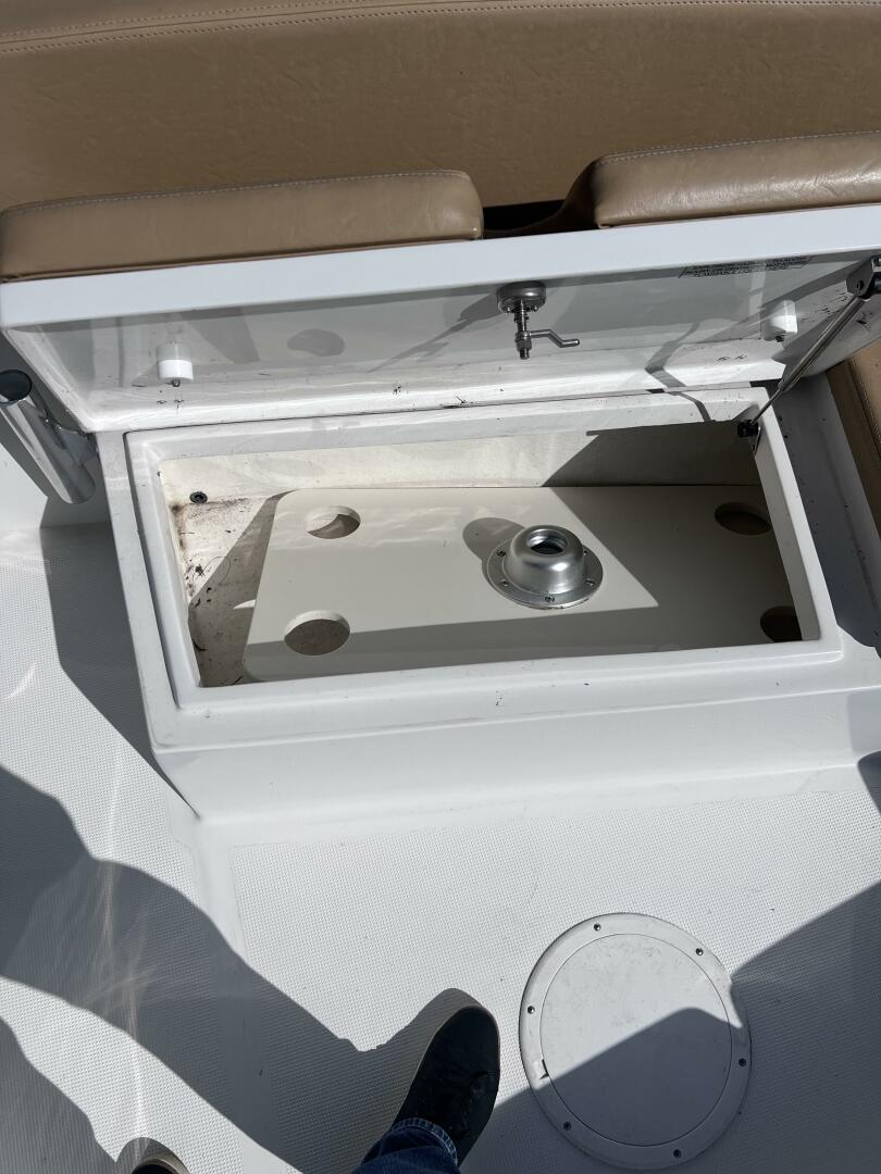 2022 Dusky 278 CENTER CONSOLE - Image 9