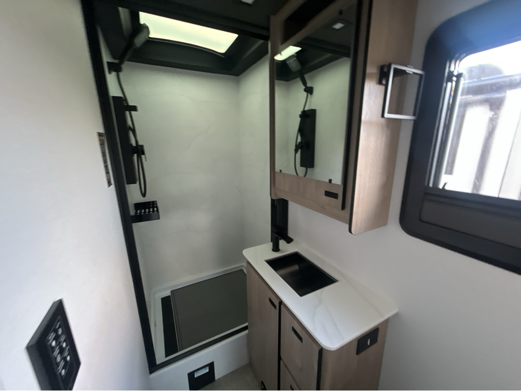 2026 GRAND DESIGN LINEAGE SERIESF 31ZW - Image 18