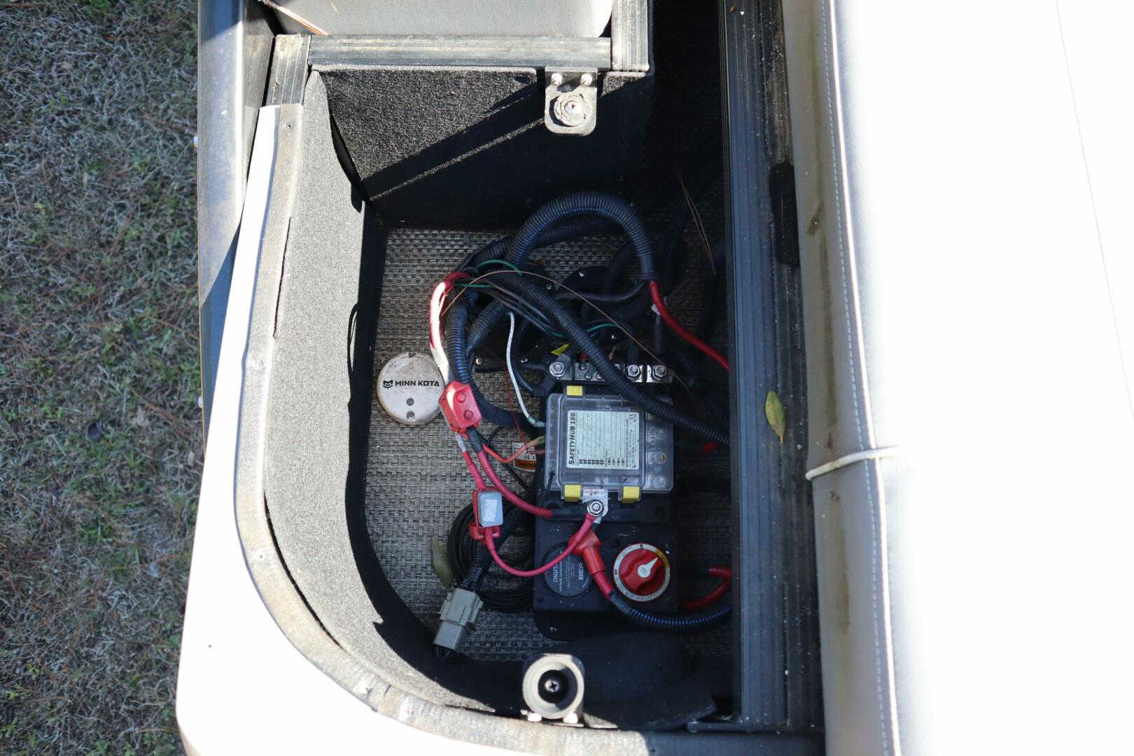 2021 Bennington RX25 Sport - Image 6