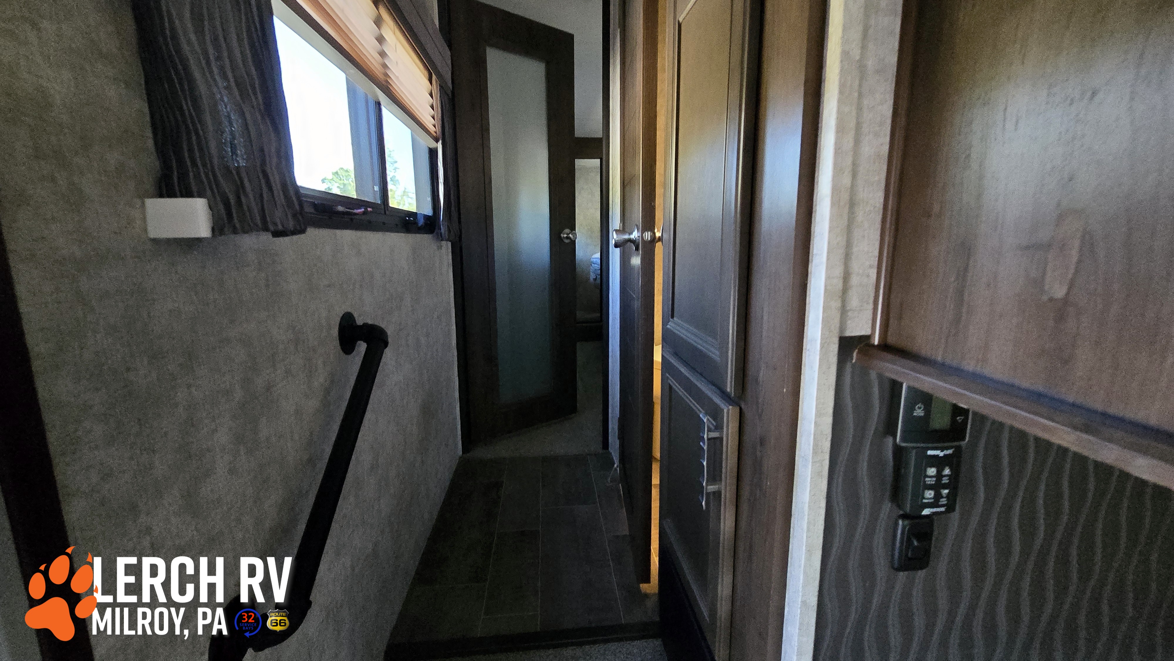 2017 Highland Ridge Roamer RT340FLR - Image 24