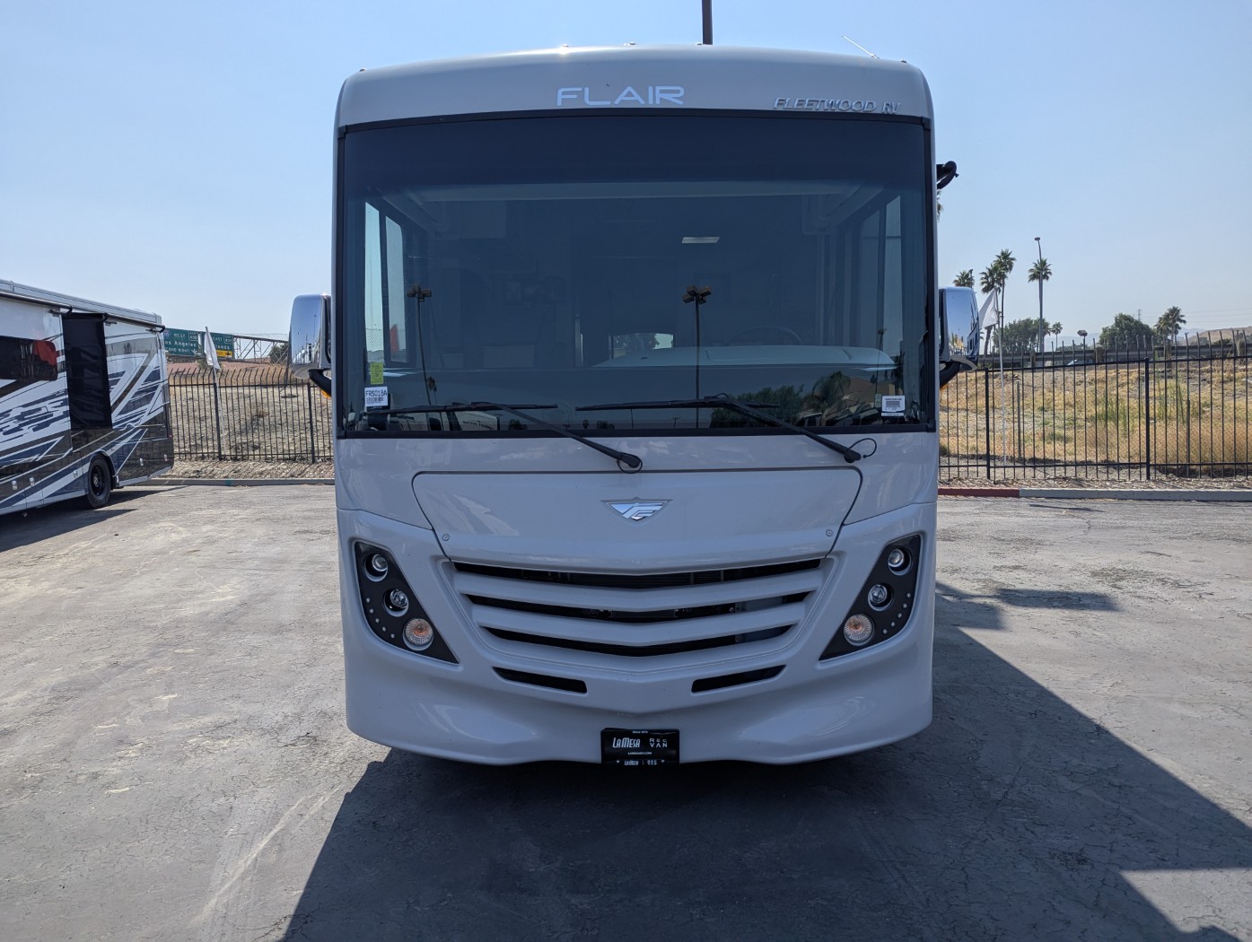 2025 Fleetwood Flair 28A - Image 2