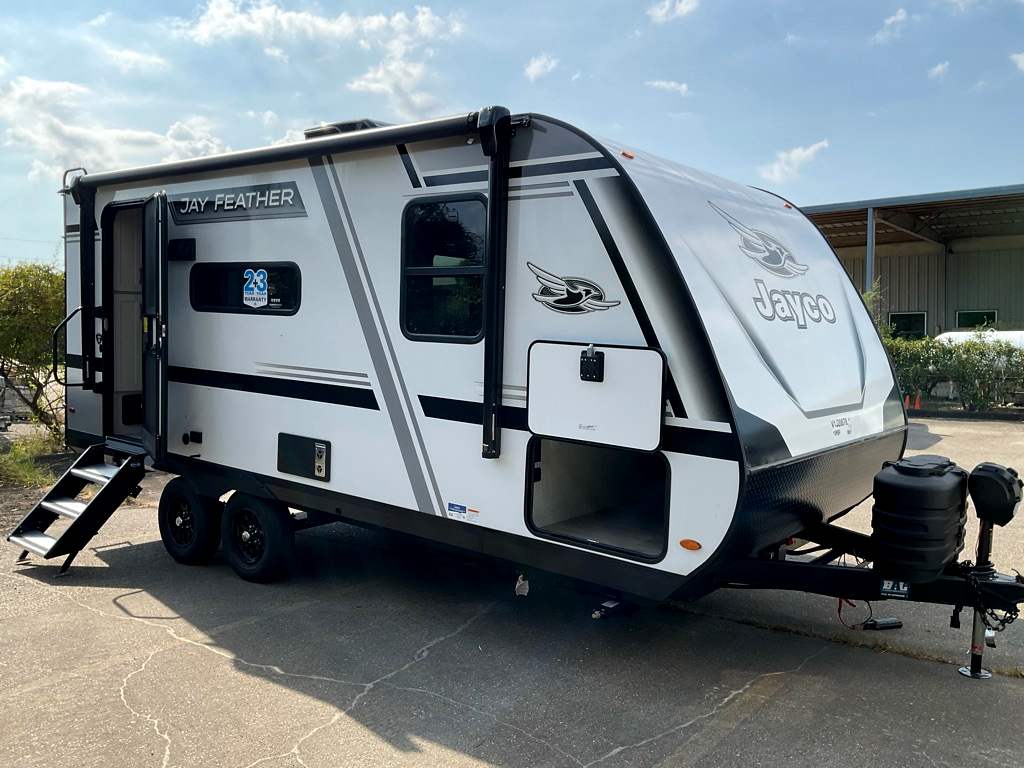 2027 JAYCO Jay Feather 18RBF - Image 2
