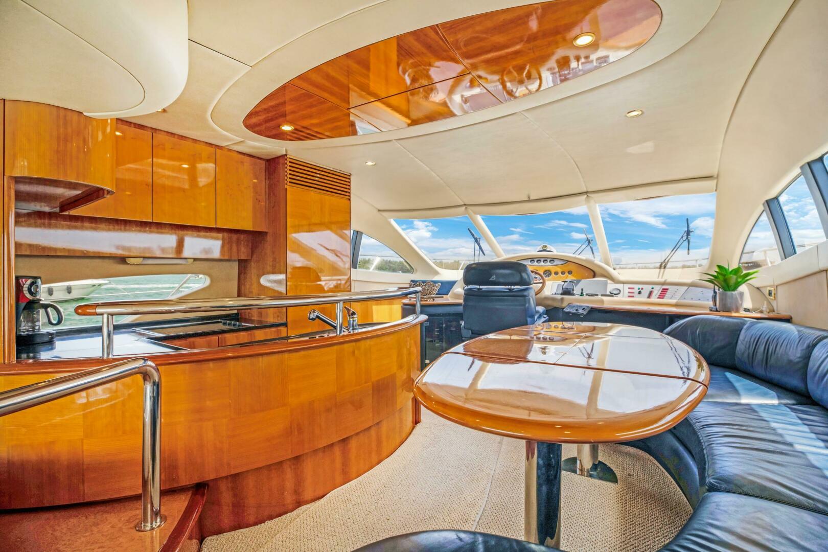 2004 Azimut Azimut 62 Base - Image 10