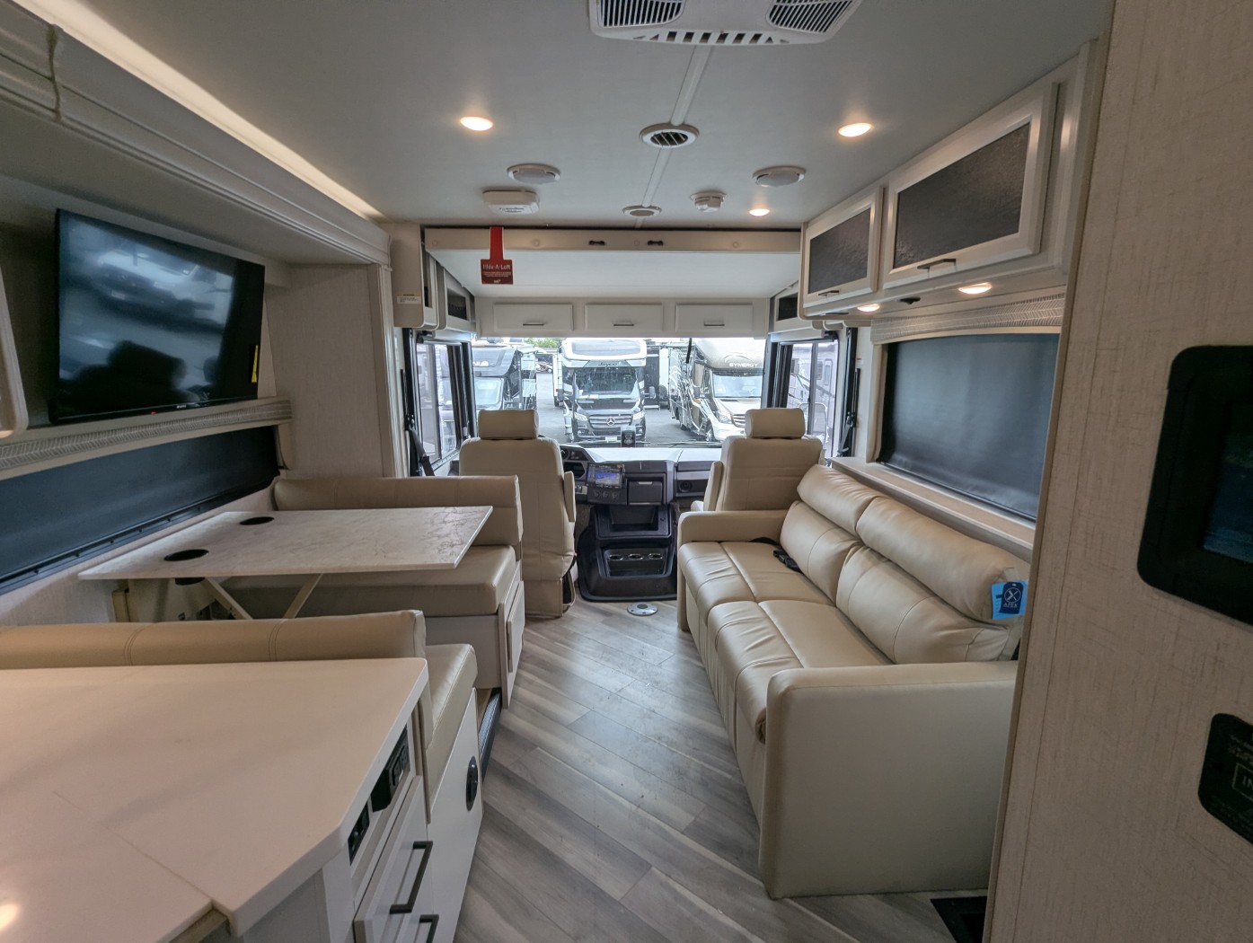 2026 Holiday Rambler Invicta 33HB - Image 31