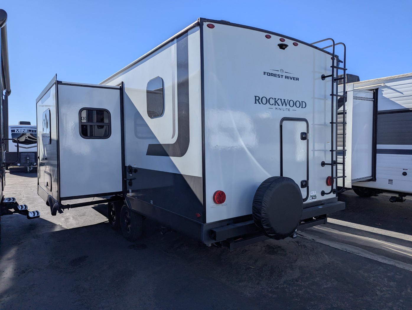 2026 Forest River Rockwood Mini Lite 2509S - Image 4