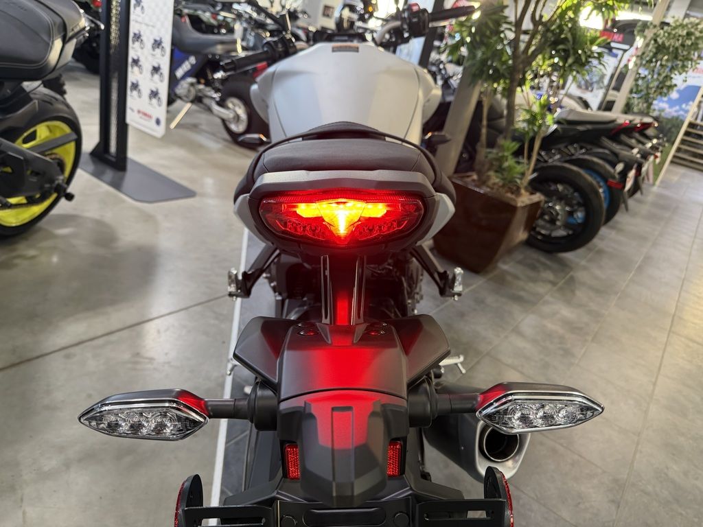 2026 Yamaha MT-10 - Image 4
