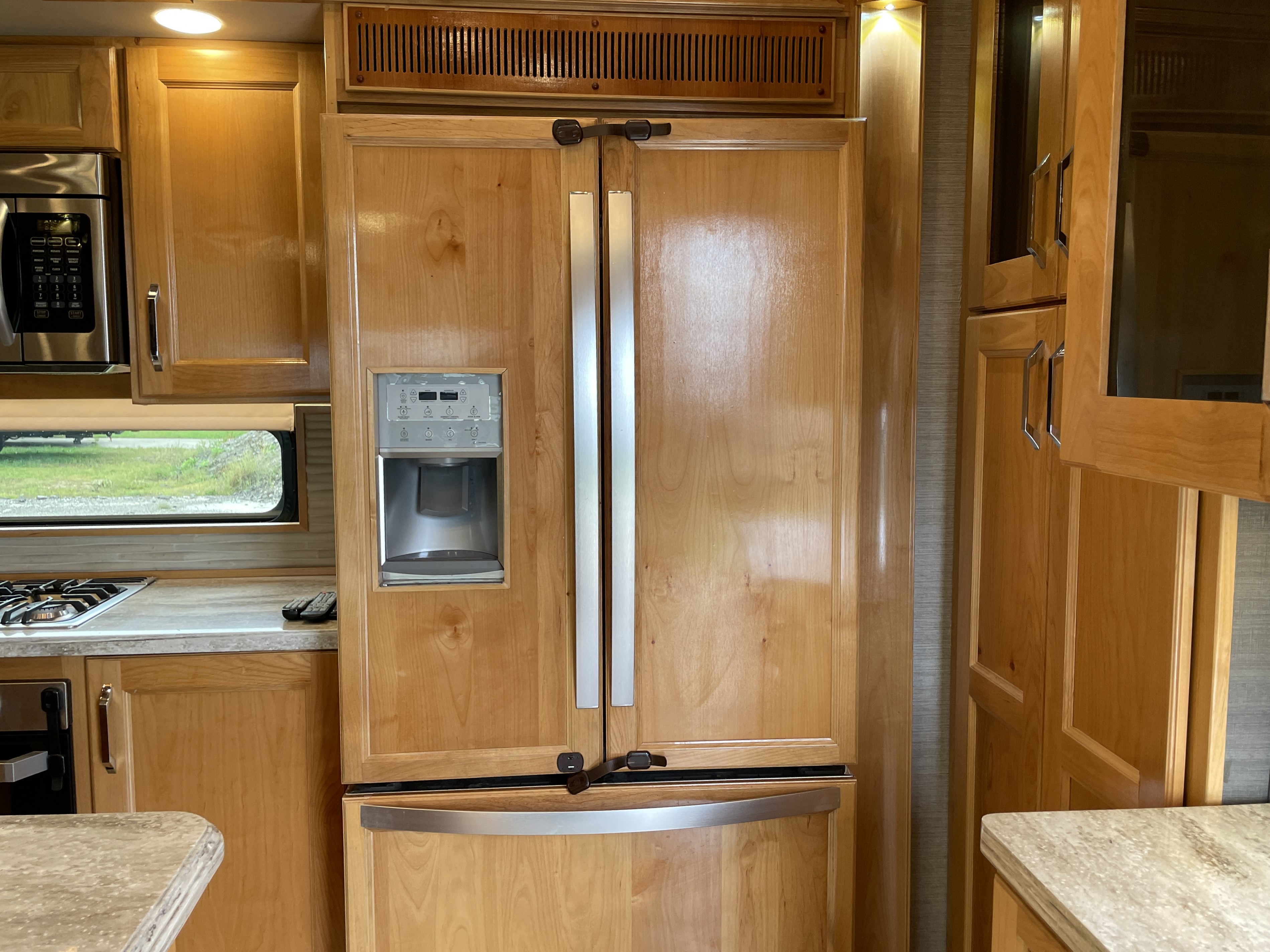 2020 Vanleigh RV Beacon 42RDB - Image 23