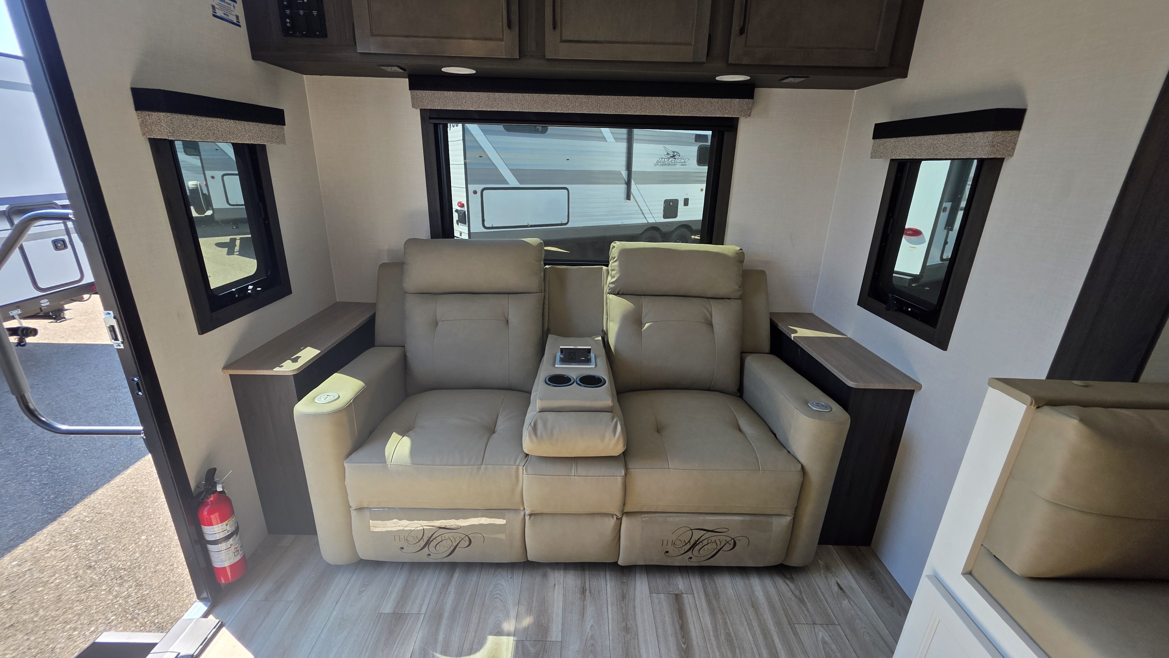2027 VENTURE RV SPORTTREK STINGER 232VRL - Image 13