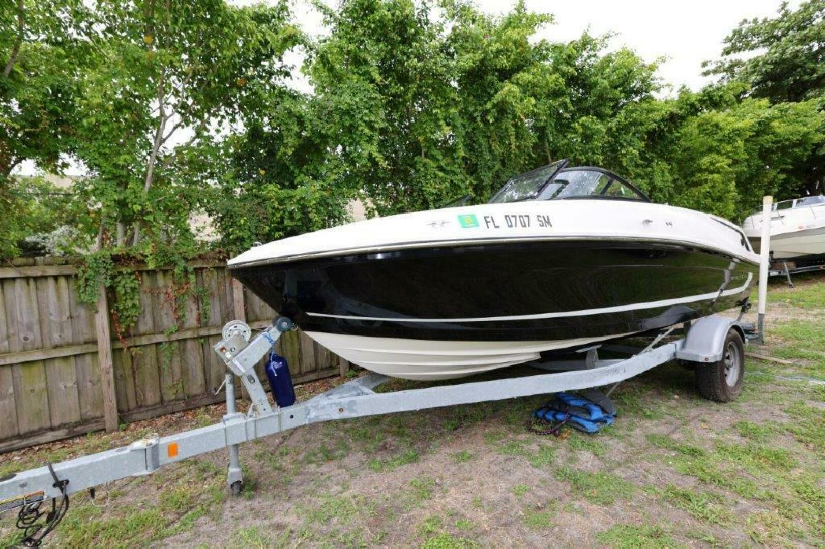 2019 Bayliner VR5 Bowrider OB - Image 27