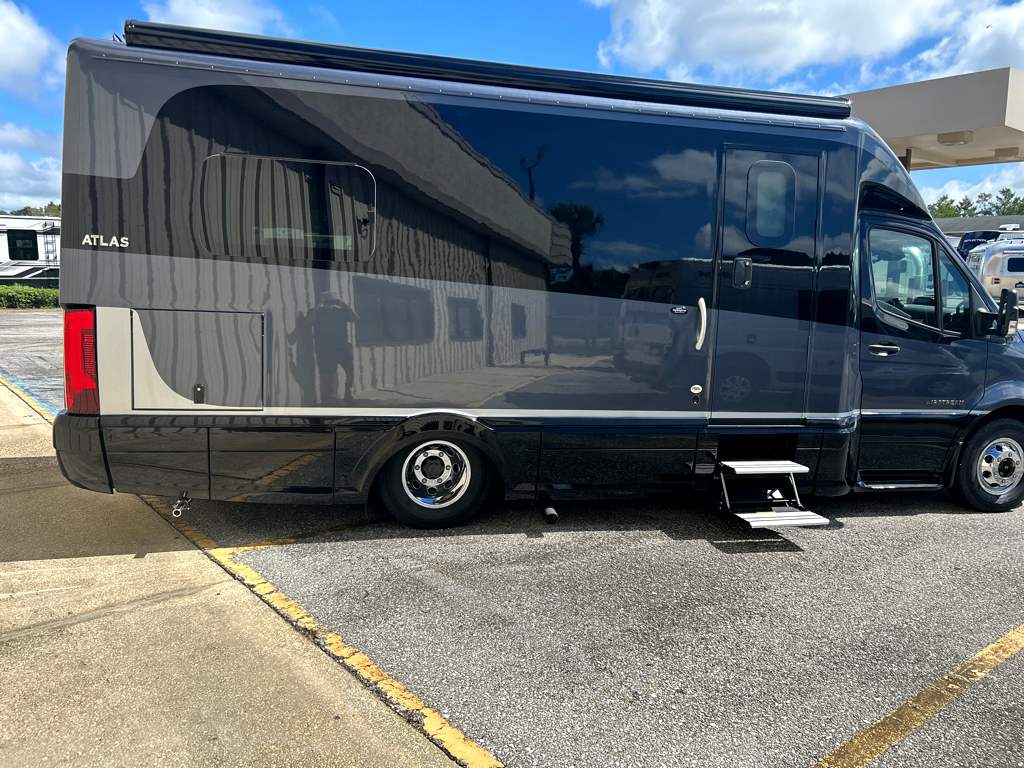 2027 AIRSTREAM ATLAS 25RT - Image 6