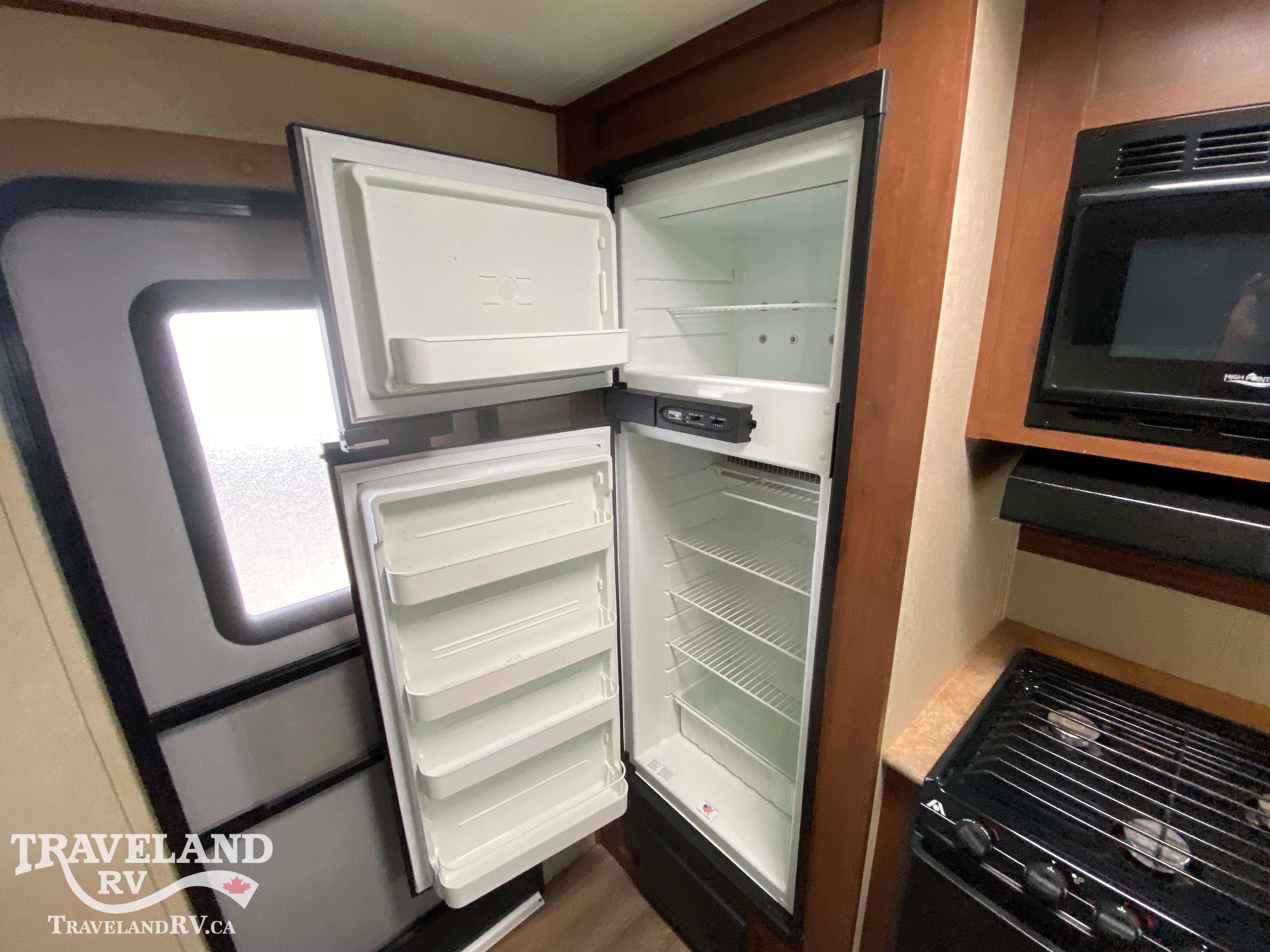2014 Dutchmen Denali 2461RK Trail Edition - Image 15