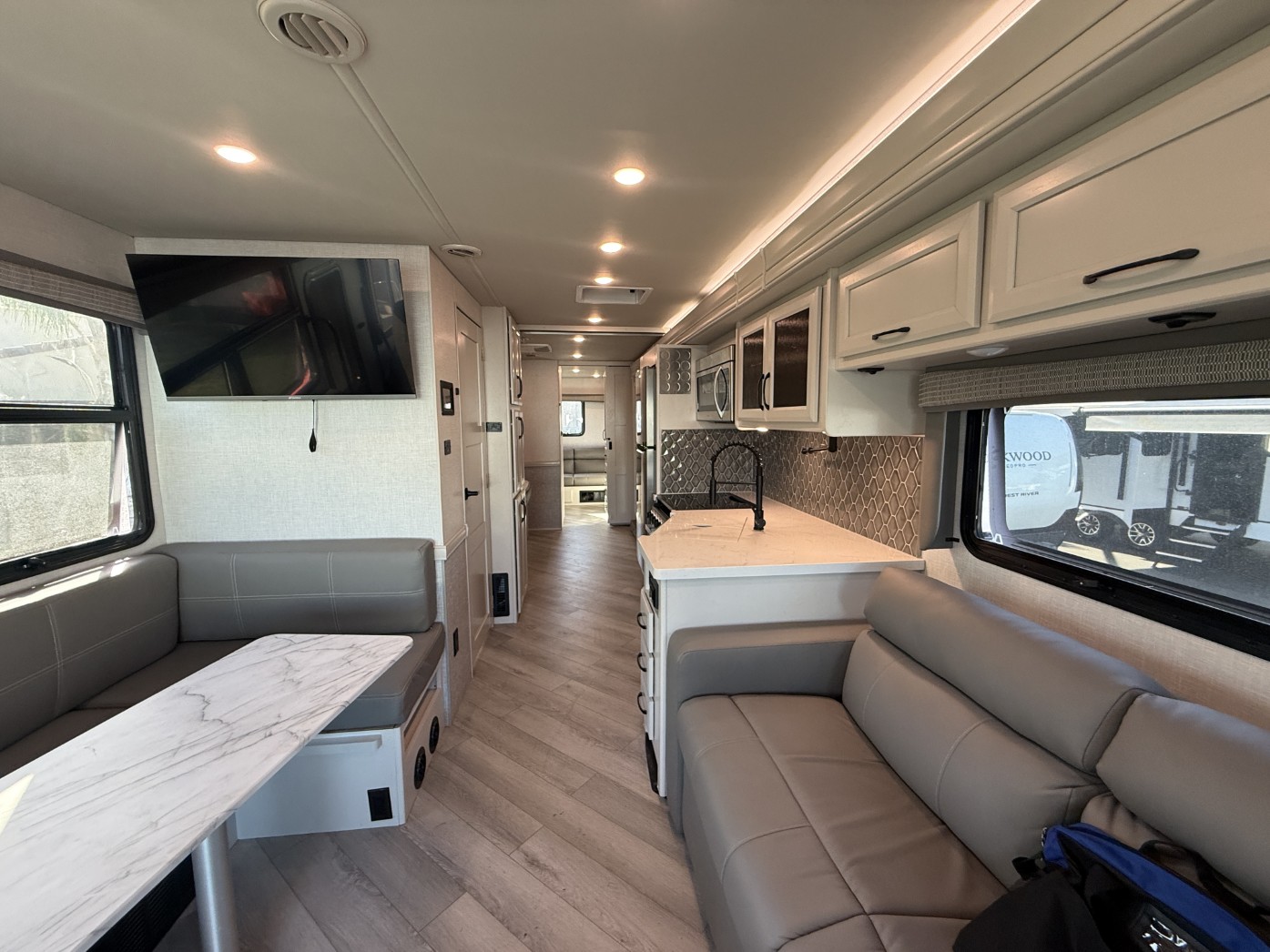 2025 Holiday Rambler Invicta 36Y - Image 10