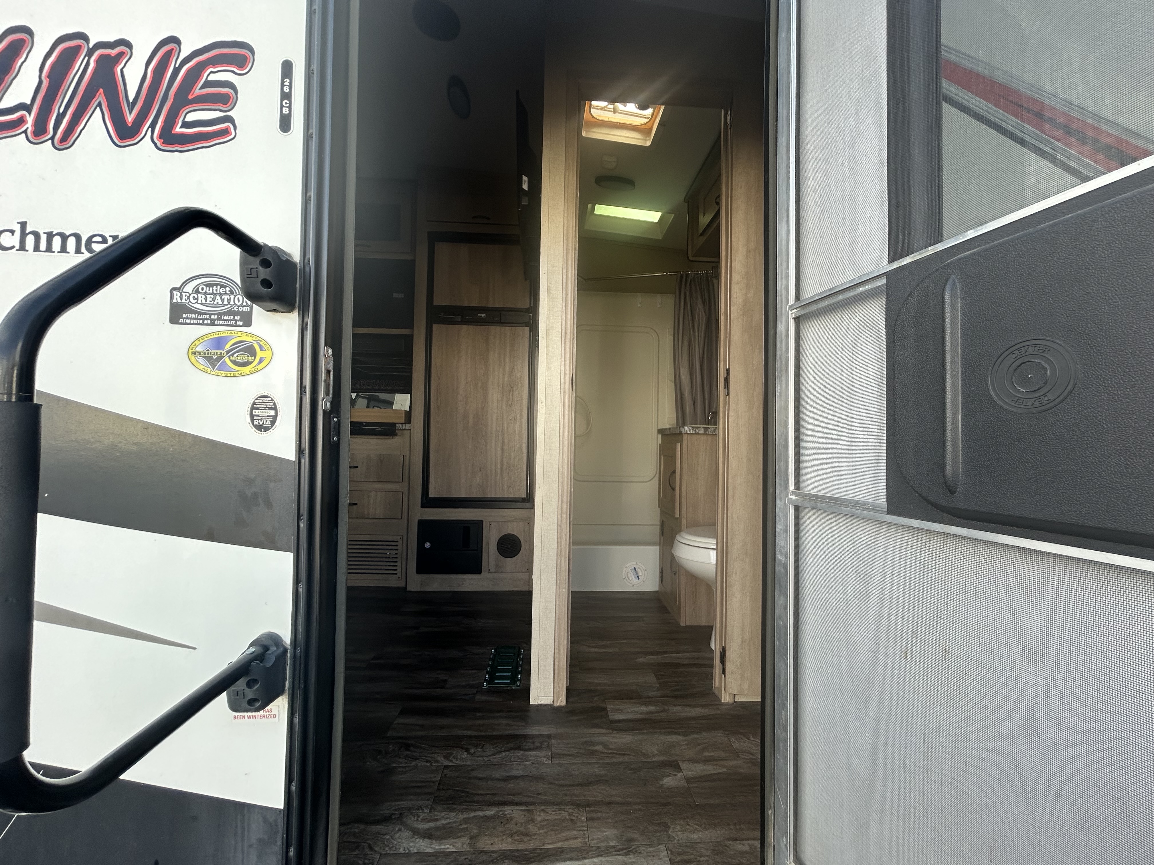 2016 Coachmen Adrenaline 26CB - Image 5