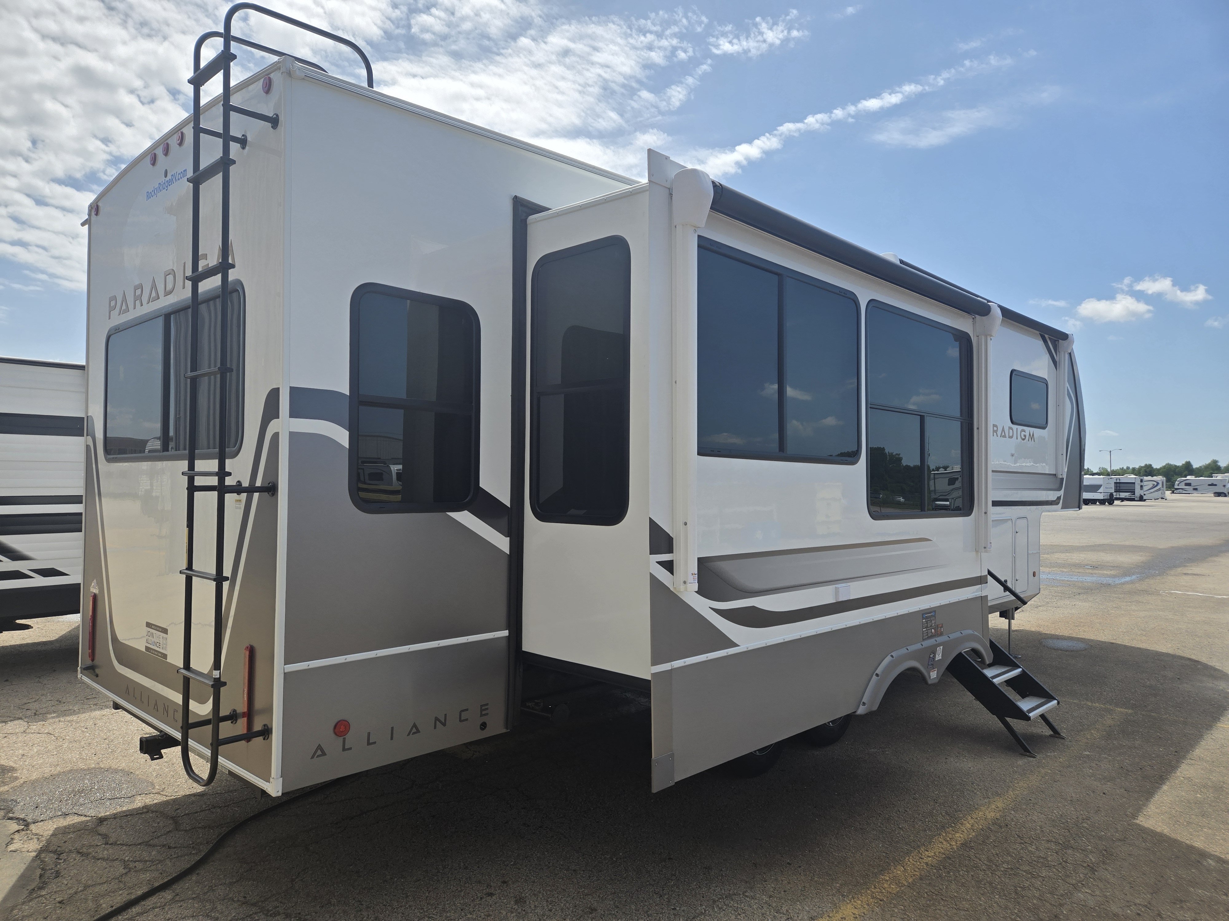 2026 Alliance Paradigm 310RL - Image 6