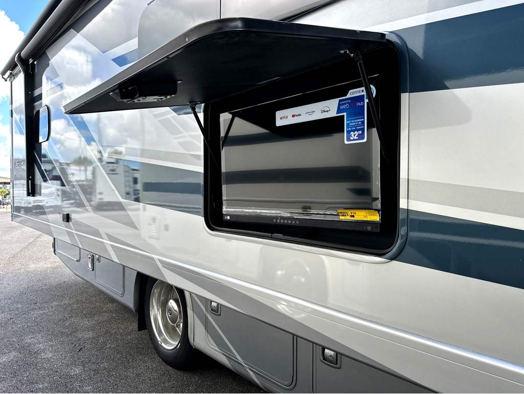 2027 THOR MOTOR COACH HURRICANE 35A - Image 6