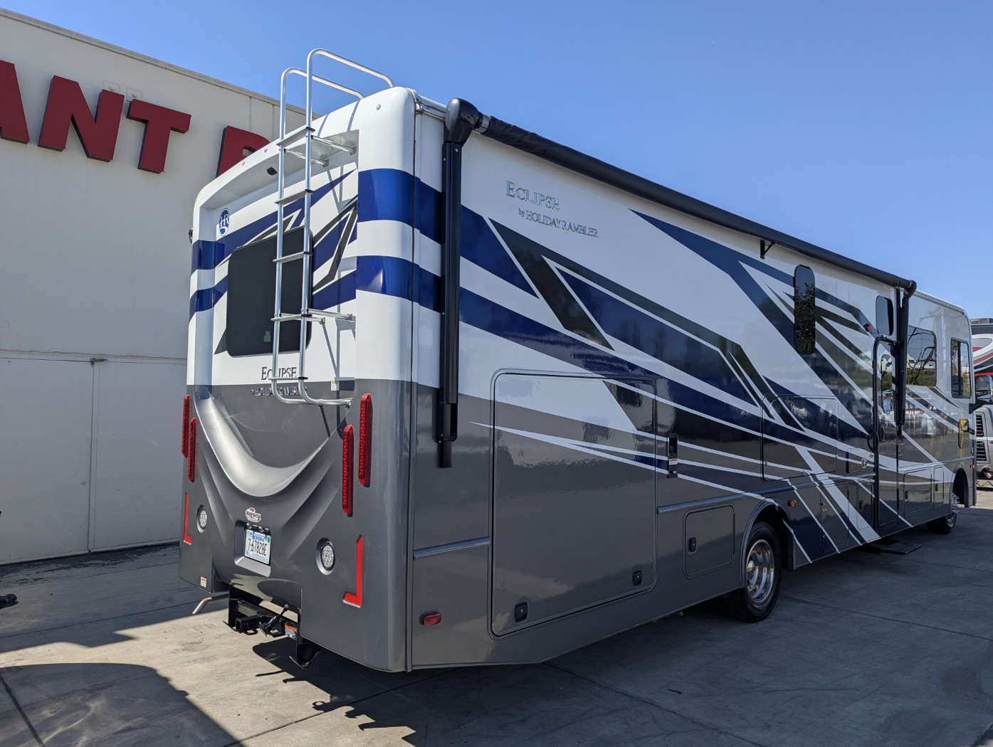 2024 Holiday Rambler Eclipse 34J - Image 5