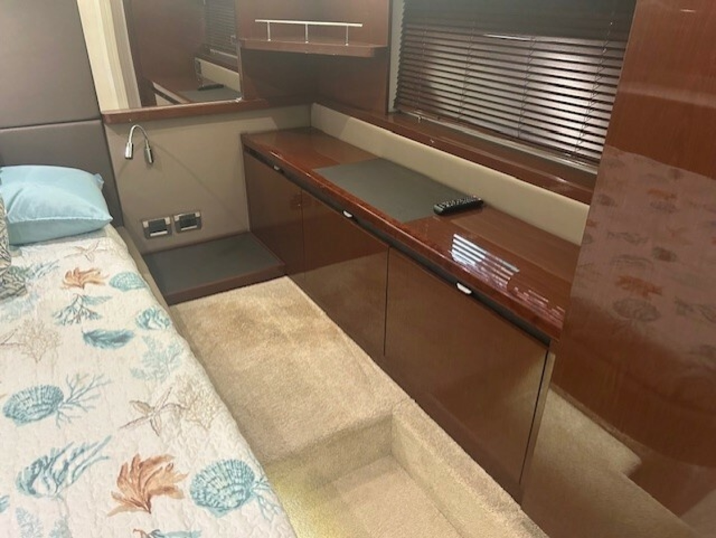 2017 Sea Ray 460 FLY - Image 14