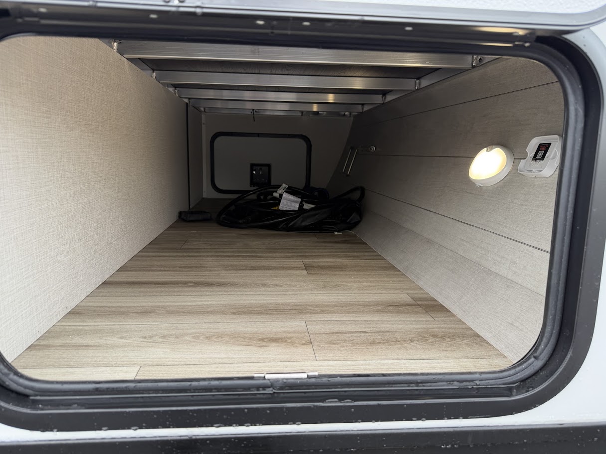 2026 VENTURE RV SPORTTREK STINGER 232VRL - Image 4