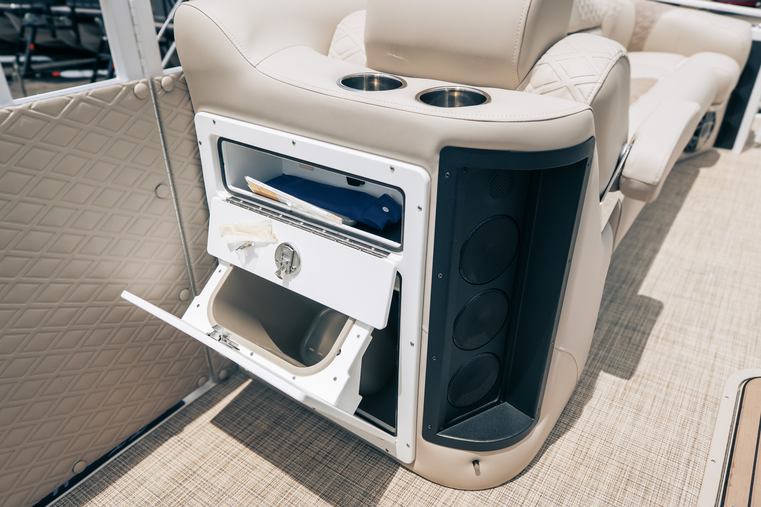 2026 JC Tritoon SportToon 26 TT - Image 26