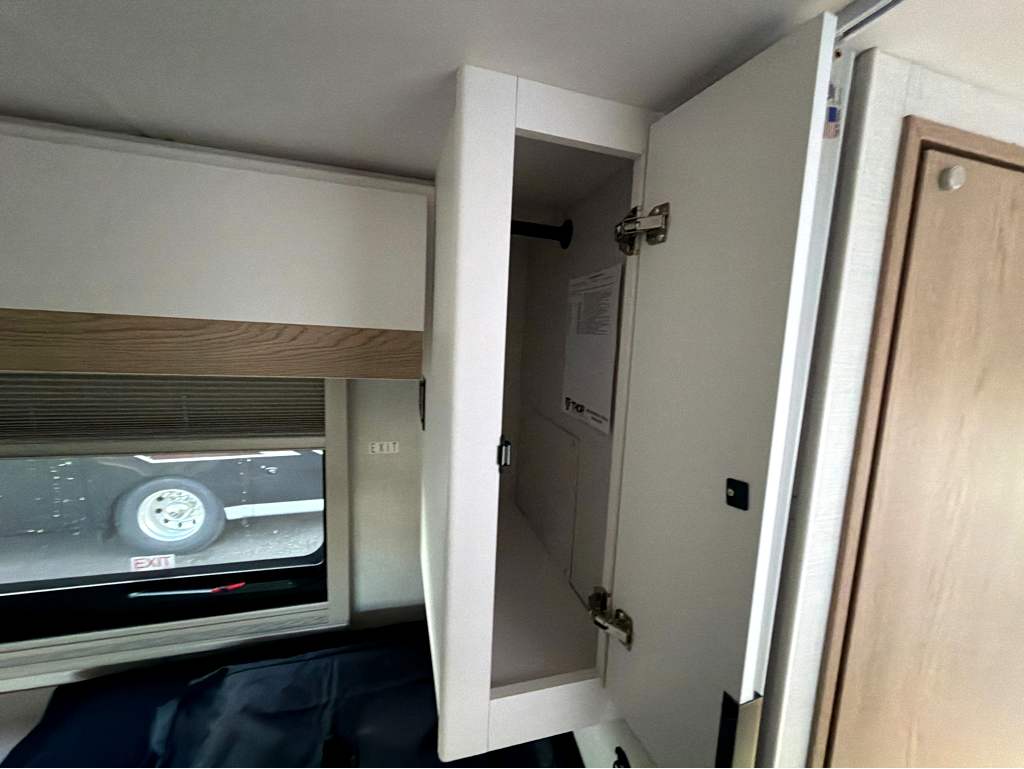2027 THOR MOTOR COACH TIBURON 24XL - Image 26