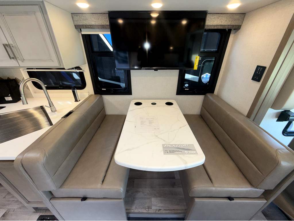 2026 THOR MOTOR COACH PALAZZO 33.5 - Image 14