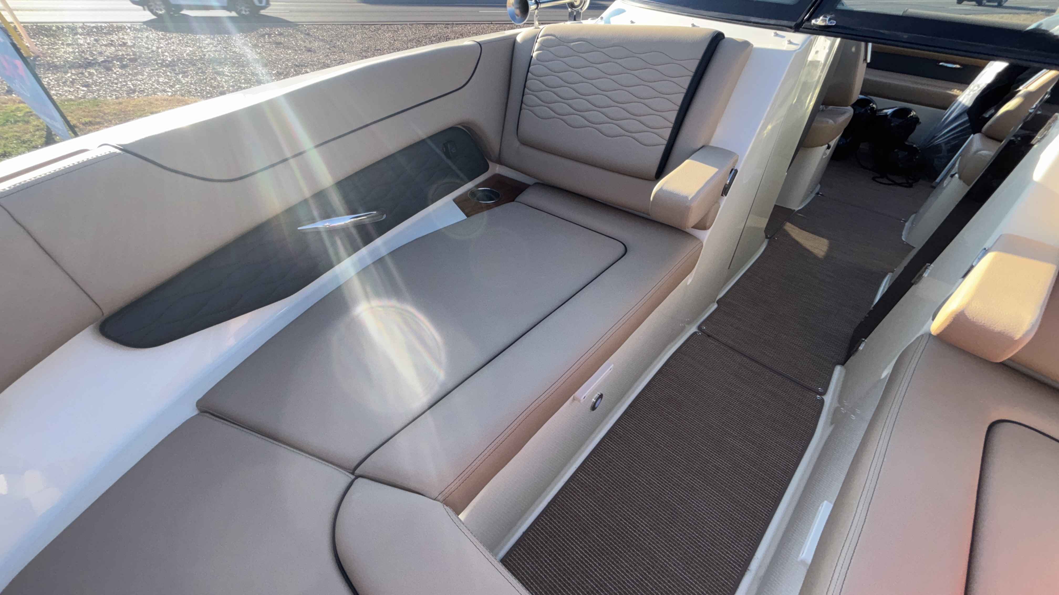 2026 Chris Craft SPORTSTER 28 Sterndrive - Image 51