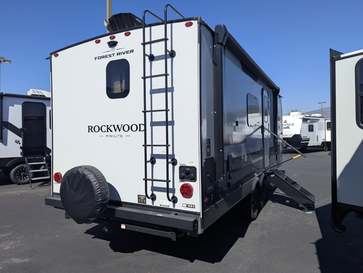2027 Forest River Rockwood Mini Lite 2523MBR - Image 5