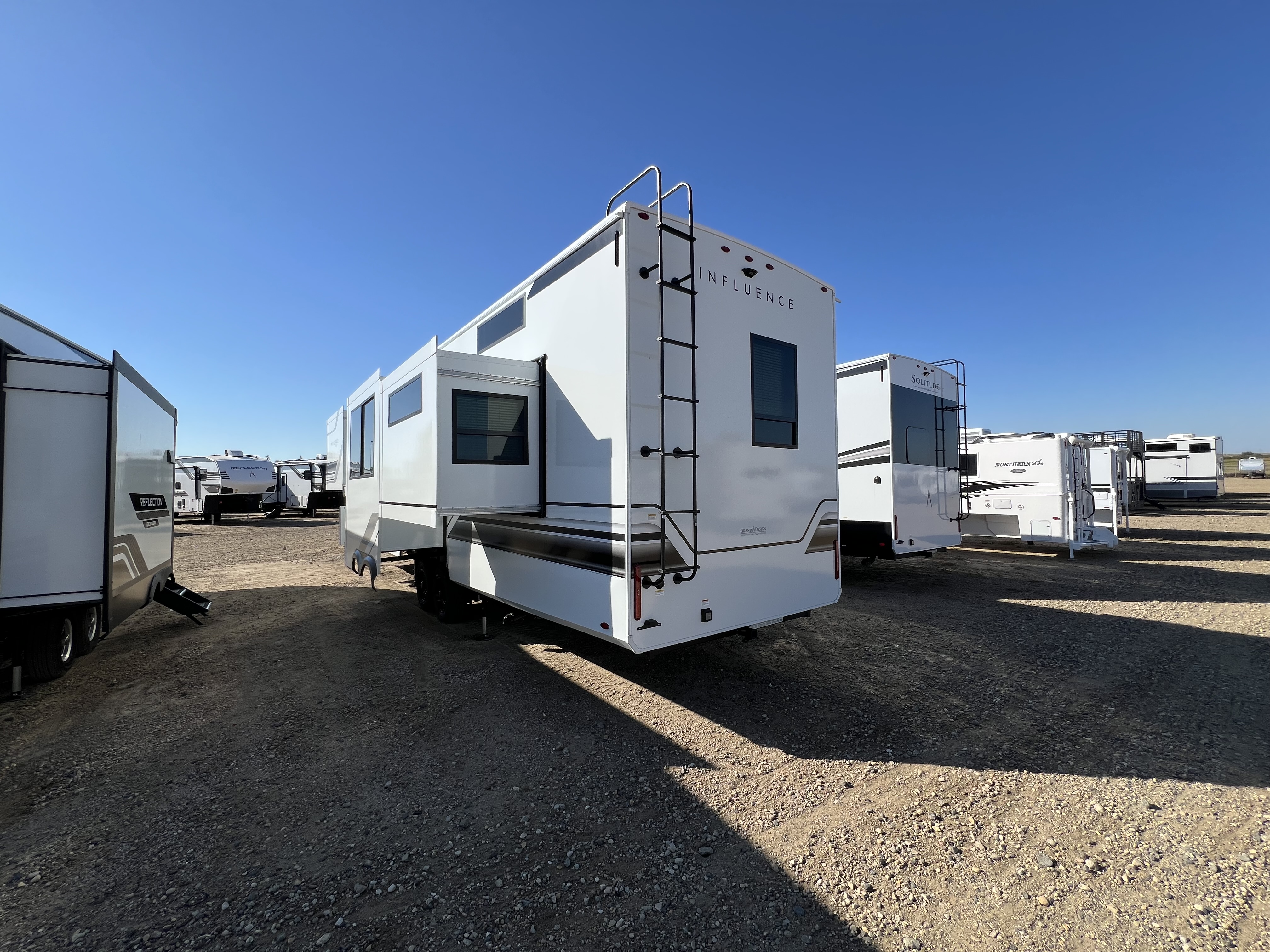 2027 Grand Design Influence 3804DS - Image 9