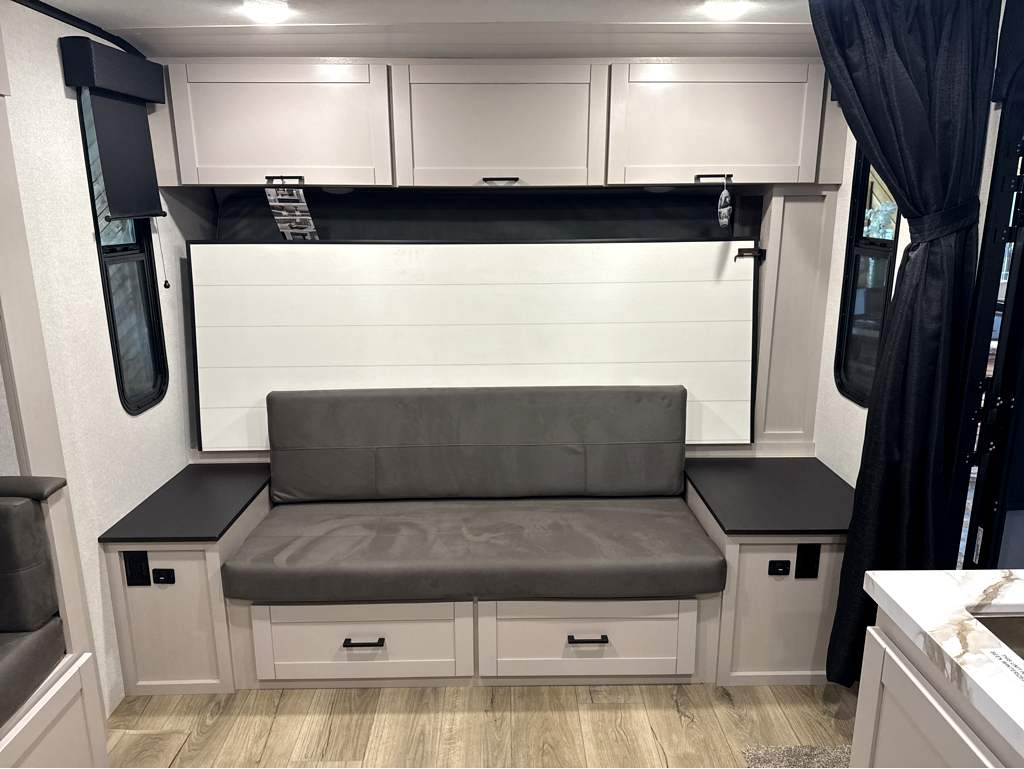 2026 JAYCO JAY FEATHER AIR 19MBS - Image 9