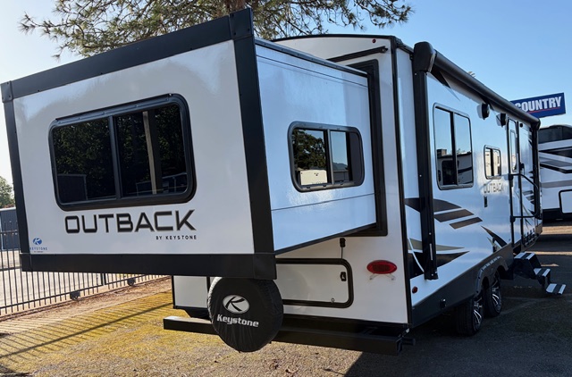 2023 Keystone Outback Ultra-Lite Ultra-Lite 240URS - Image 8