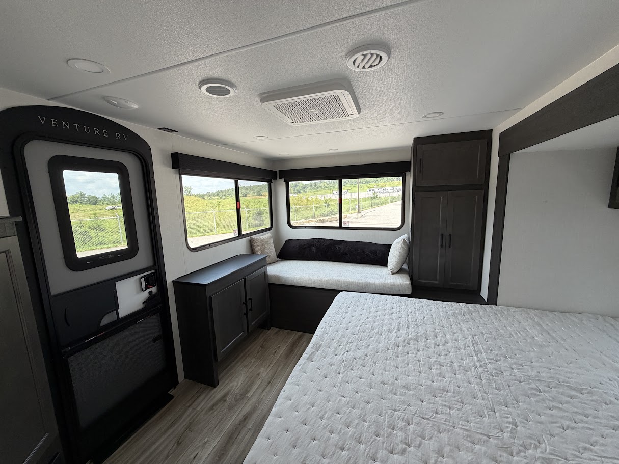 2027 VENTURE RV STRATUS 262VFK - Image 38