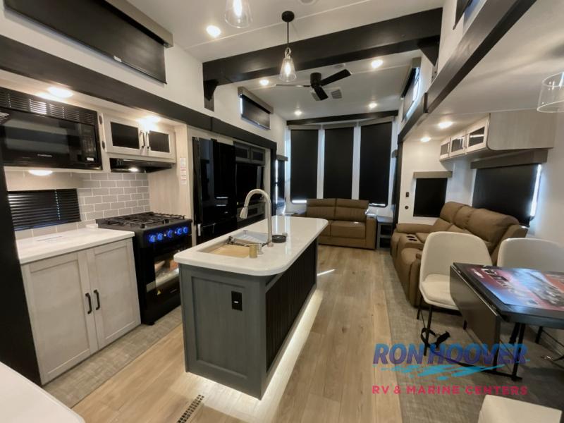 2026 PALOMINO 402LFT - Image 42