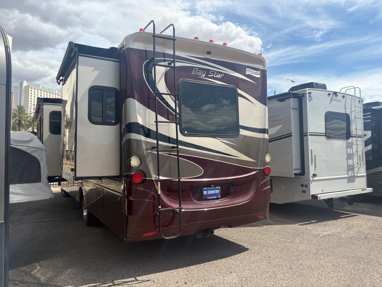 2014 Newmar Bay Star 3309 - Image 4