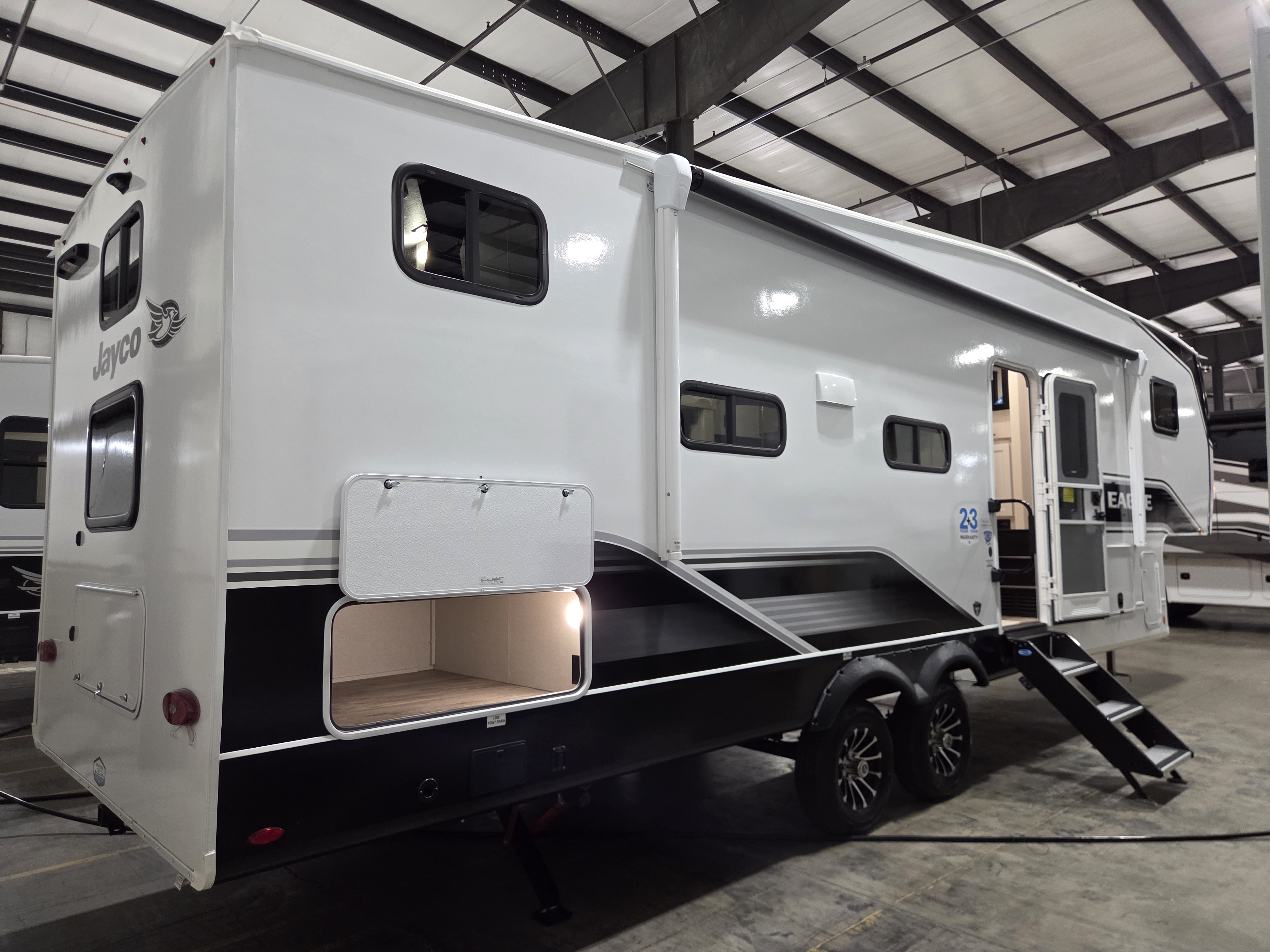 2026 Jayco Eagle SLE 28BHU - Image 3
