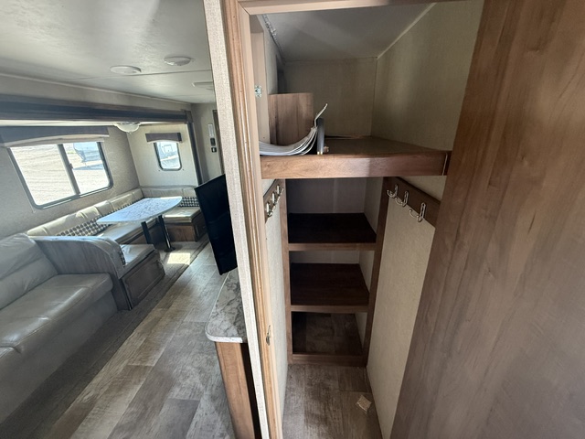 2018 Gulf Stream Innsbruck 276BHS - Image 11