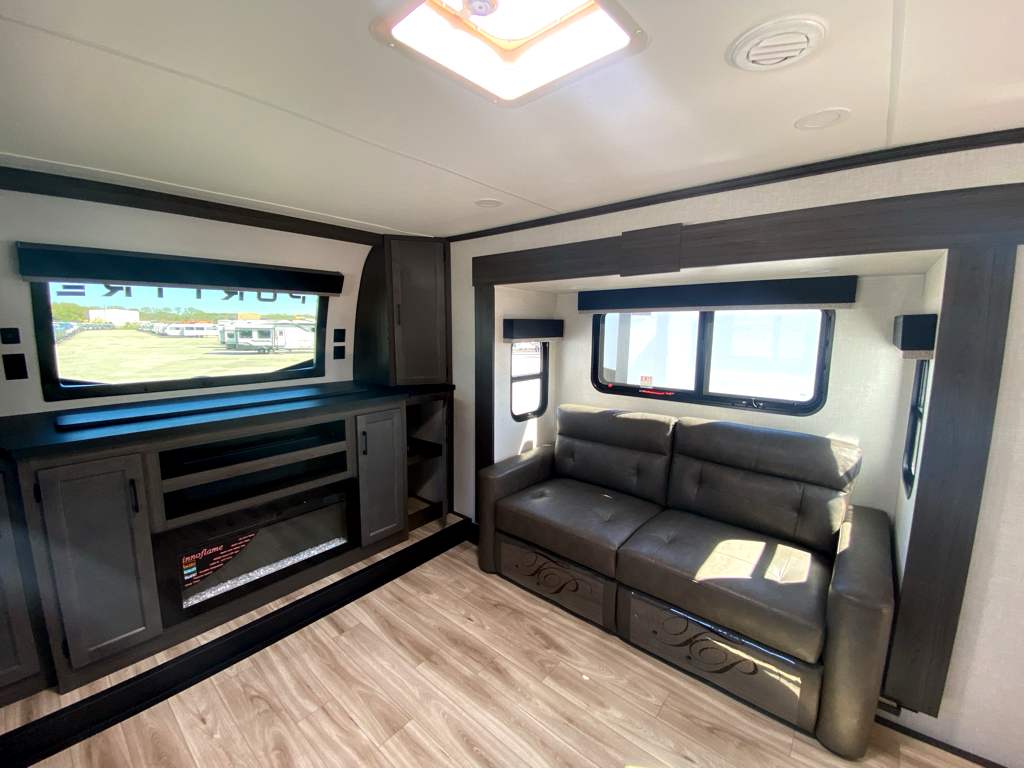 2026 VENTURE RV SPORTTREK 365VFL - Image 12