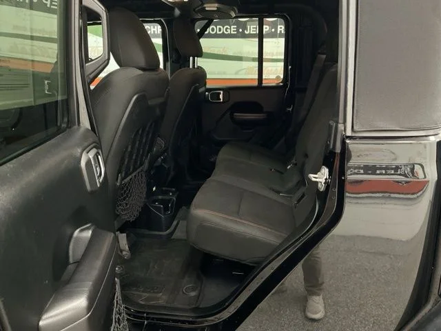 2020 Jeep Gladiator Crew Cab Rubicon 4WD - Image 22