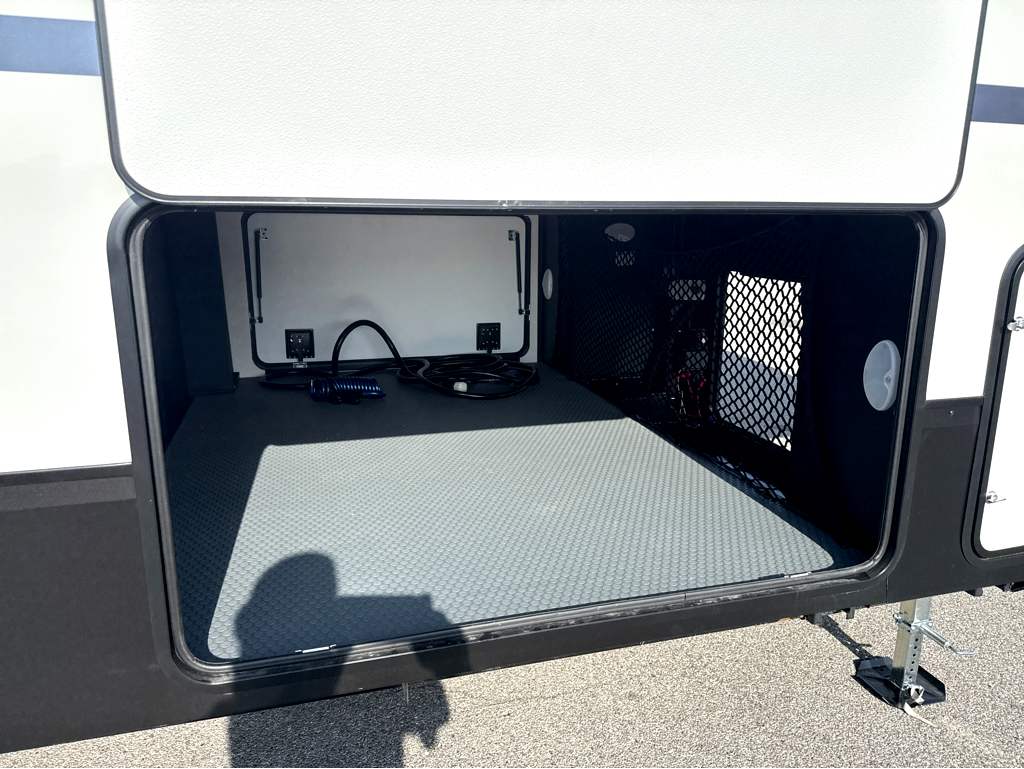 2027 VENTURE RV SPORTTREK 354VBH - Image 6